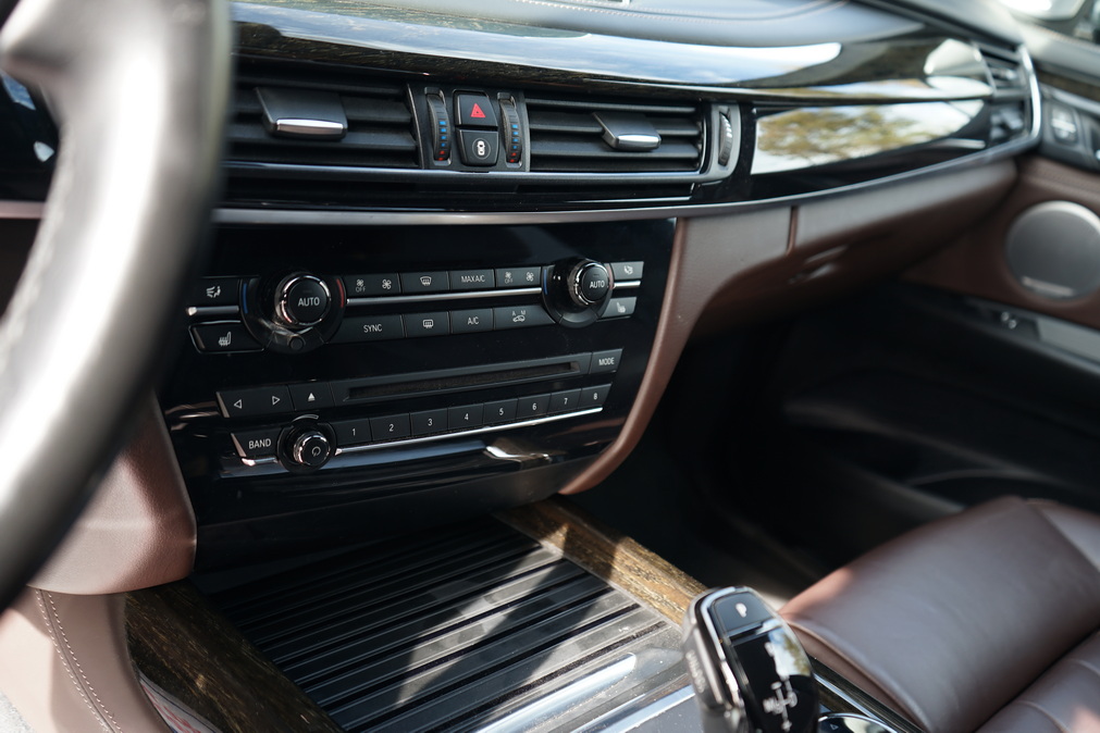 2016 BMW X5 xDrive50i - Photo 77