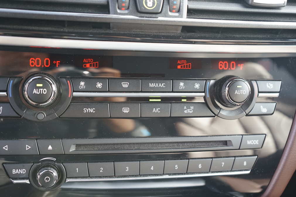 2016 BMW X5 xDrive50i - Photo 16